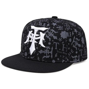 Eprolo LUXENK© snapback cap with adjustable strap, black fabric with flat brim and embroidered logo, front view.