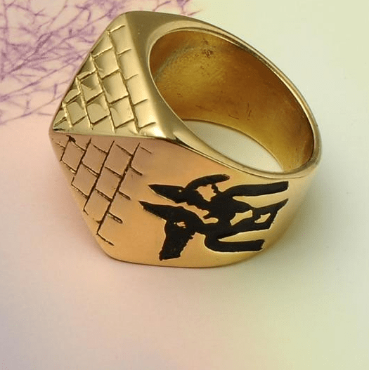 Silver LUXENK© "Horus Eye" ring with engraved Horus eye design, featuring detailed craftsmanship and symbolic Egyptian motifs.