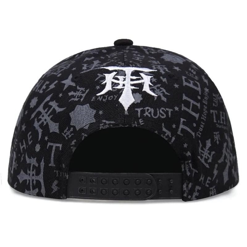 Eprolo LUXENK© Snapback cap with flat brim and adjustable strap, black and white design, front embroidered logo.