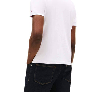 White Tommy Hilfiger men's short-sleeve T-shirt with logo on the chest, size L, casual and stylish for everyday wear.